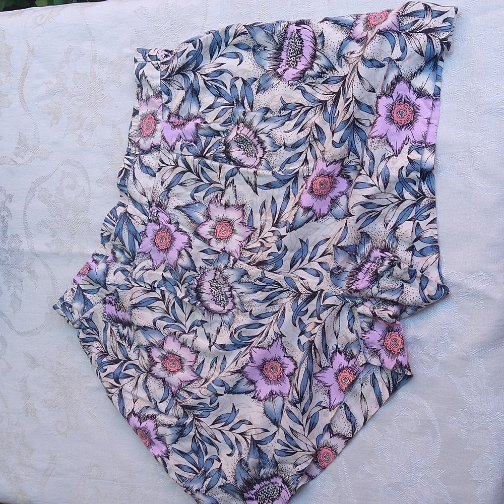 SIZE 8: H&M FLORAL SHORTS